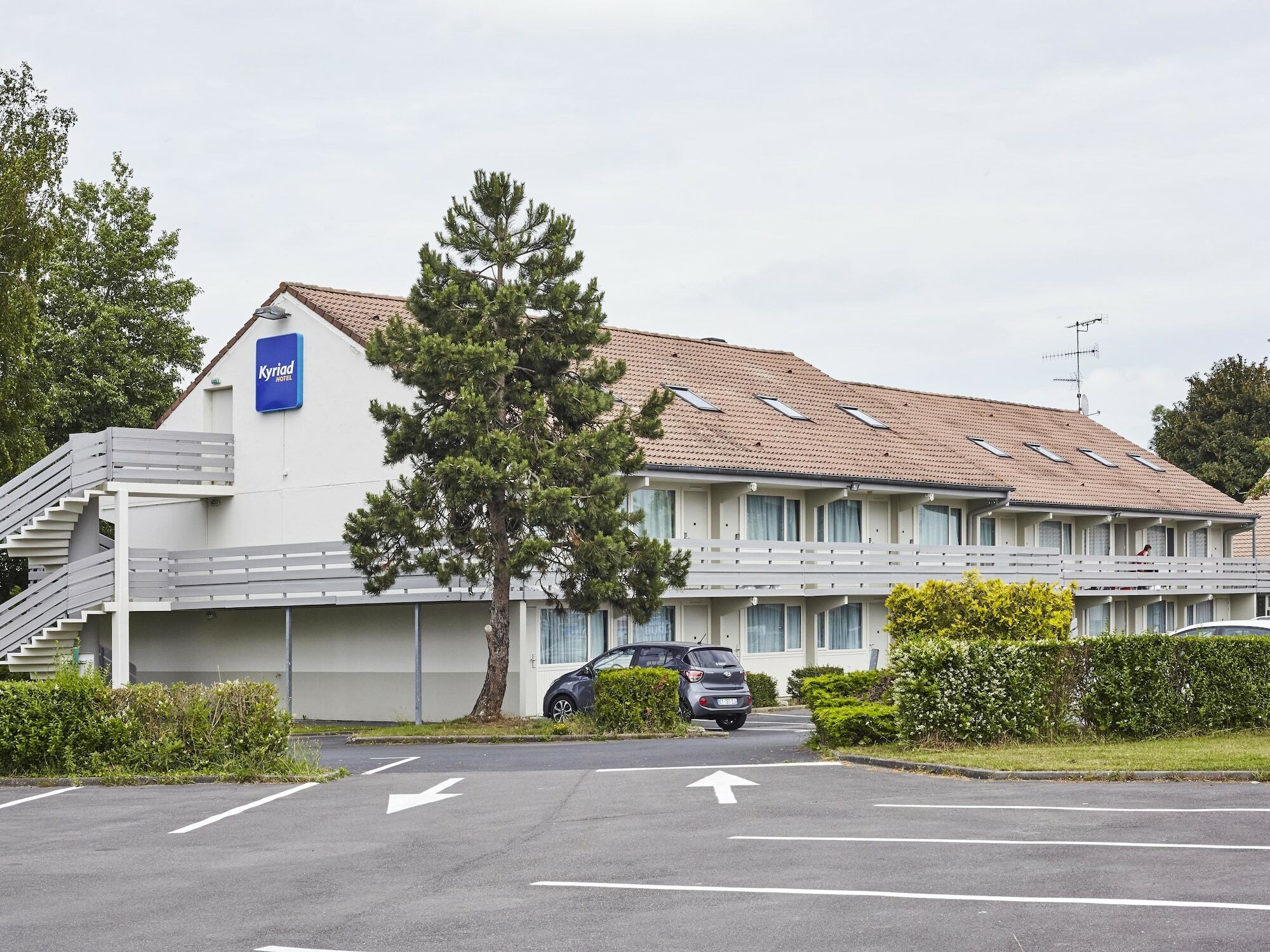 Kyriad Cambrai Exterior photo